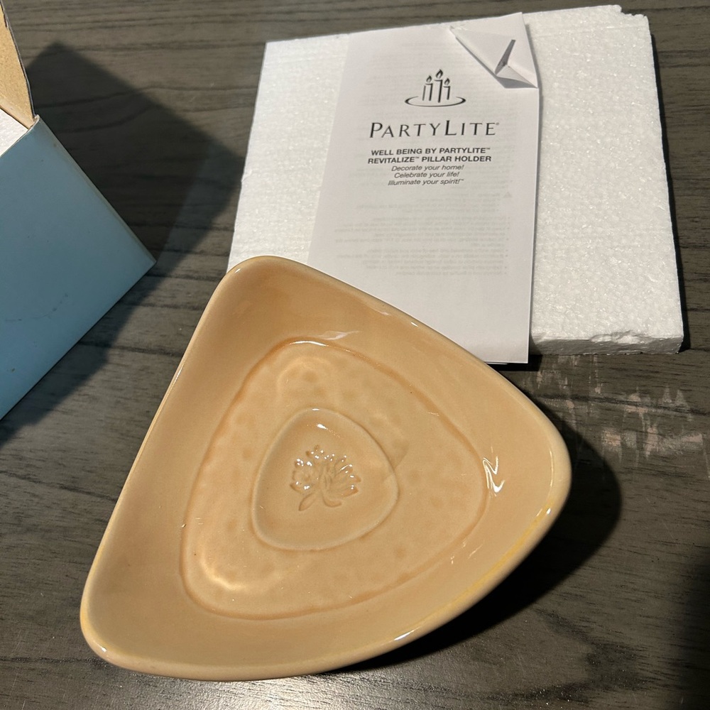 PartyLite Cream Revitalize Pillar Holder NWT